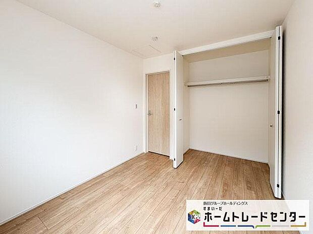 ◆2階の各居室にはそれぞれ収納を完備!しっかりとした容量のスペースを確保しているので、お部屋は美しい空間を保てますね♪