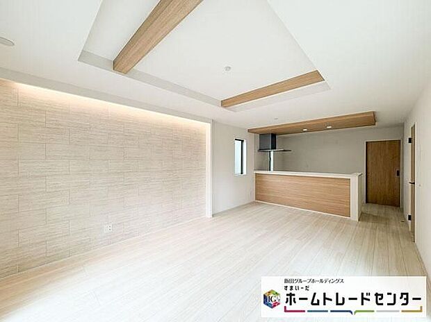 ◆大きな窓は遮音性に優れたペアガラスの窓となっています。リビングでたくさんはしゃいで遊んでも、お子様の声を気にしなくて大丈夫です♪