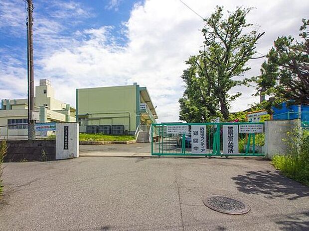 さいたま市立指扇小学校(約1,390m)