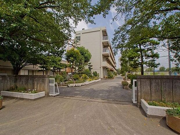 上尾市立東町小学校（約1,080m）