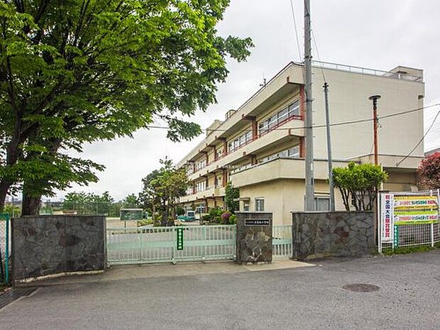 さいたま市立大宮西小学校(約560m)