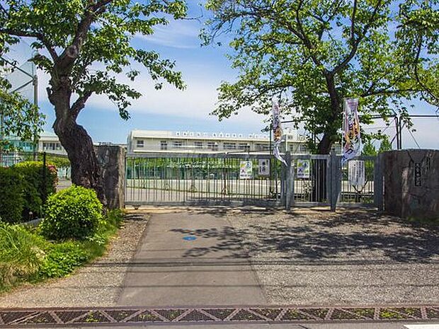 さいたま市立馬宮中学校(約1,040m)