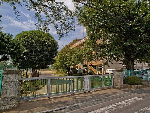 上尾市立上平中学校（約2,500m）