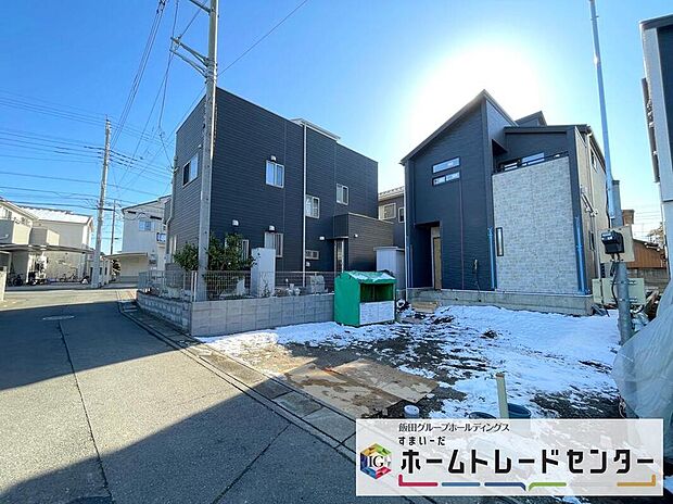 【前面道路含む現地写真】◆平日・お仕事帰りなど、いつでもご案内させていただきます！デザイン・目に見える設備面も大切ですが、耐震構造で地震に強い家の為、次代へ繋ぐ強固な住宅です。