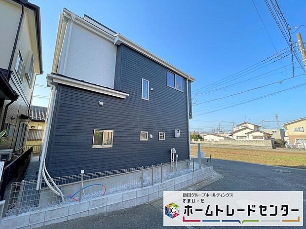 【前面道路含む現地写真】◆平日・お仕事帰りなど、いつでもご案内させていただきます！デザイン・目に見える設備面も大切ですが、耐震構造で地震に強い家の為、次代へ繋ぐ強固な住宅です。