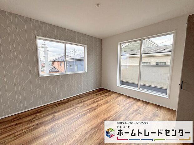 【リビング以外の居室】◆居室のサッシにはペアガラスを採用、高い断熱性による省エネと結露対策に有効です。室内を快適な空間に代えてくれます。現地の通風や採光も実際にご確認下さいませ。