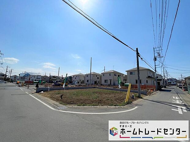 【前面道路含む現地写真】◆平日・お仕事帰りなど、いつでもご案内させていただきます！デザイン・目に見える設備面も大切ですが、耐震構造で地震に強い家の為、次代へ繋ぐ強固な住宅です。