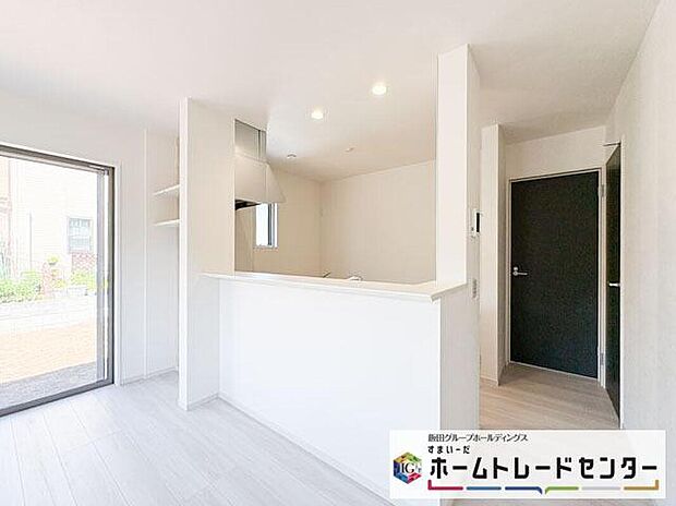 【キッチン】◆人気の対面式キッチン。お食事の準備をしながらでもご家族とのコミュニケーションを楽しめます♪ぜひご見学の際にはキッチンに立ち、生活をイメージしてください。