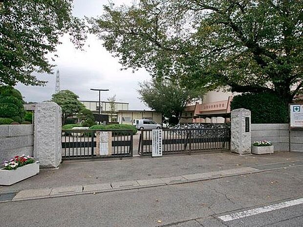 上尾市立上尾中学校（約1,800m）