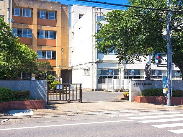 中学校  久喜市立久喜中学校（約240m）