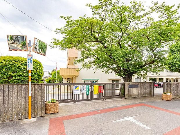 さいたま市立岩槻小学校（約1,040m）