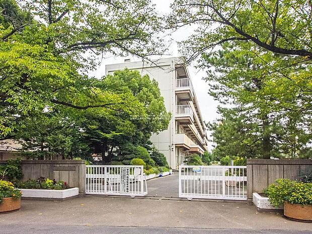 上尾市立東町小学校（約350m）