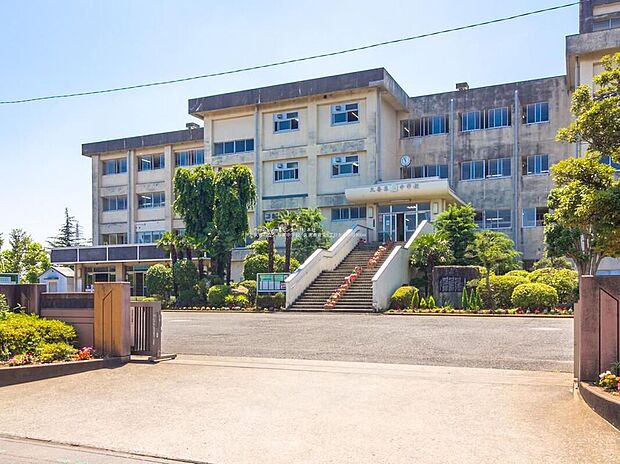久喜市立久喜東中学校(約950m)