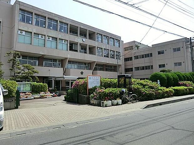 さいたま市立上小小学校(約850m)