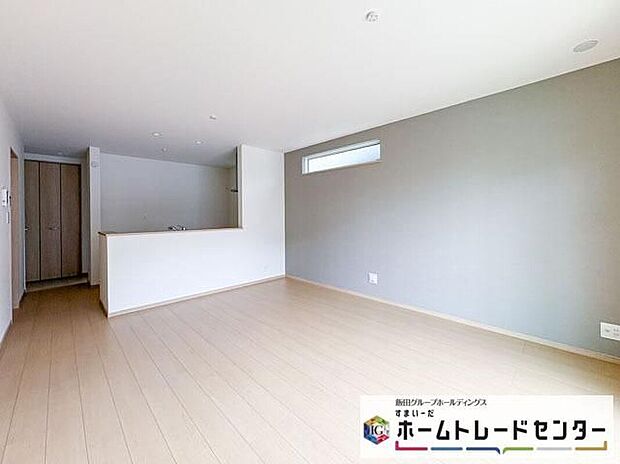 【リビング】◆LDKはご家族みんなが揃う大切な空間です♪テーブルやソファ、カーテン選び、レイアウトを考えるのも楽しいですね♪笑顔溢れる楽しい暮らしをイメージしながらご見学ください♪