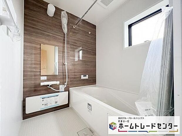 【浴室】◆毎日の疲れをいやす浴室は1坪タイプです。足を伸ばしてゆっくりとくつろげます。浴室暖房乾燥機も標準装備です♪