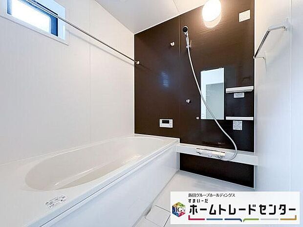 【浴室】◆毎日の疲れをいやす浴室は1坪タイプです。足を伸ばしてゆっくりとくつろげます。浴室暖房乾燥機も標準装備です♪
