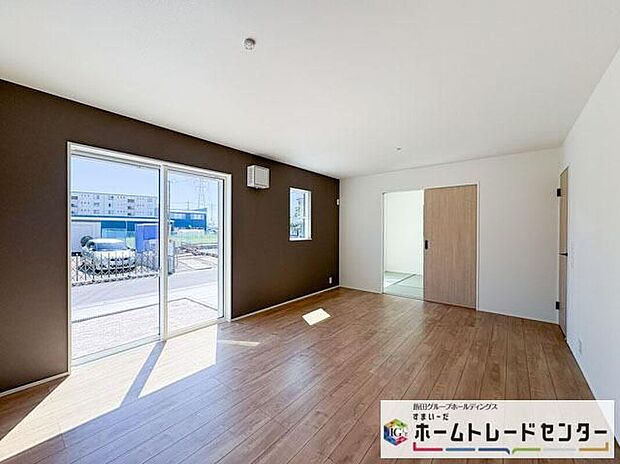 【リビング】◆LDKはご家族みんなが揃う大切な空間です♪テーブルやソファ、カーテン選び、レイアウトを考えるのも楽しいですね♪笑顔溢れる楽しい暮らしをイメージしながらご見学ください♪