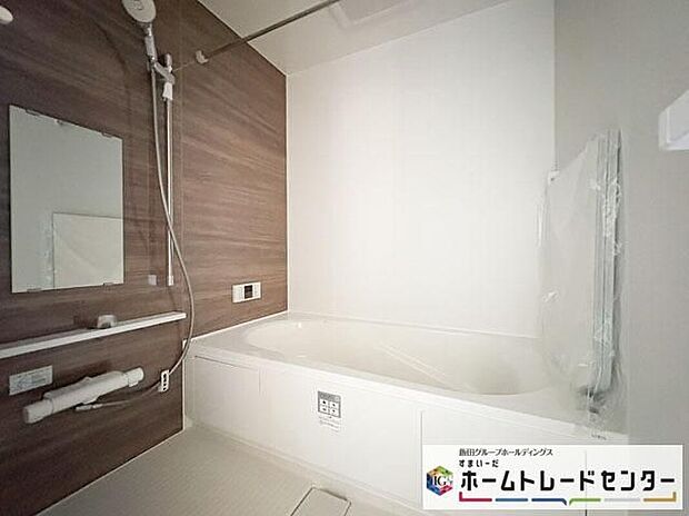 【浴室】◆毎日の疲れをいやす浴室は1坪タイプです。足を伸ばしてゆっくりとくつろげます。浴室暖房乾燥機も標準装備です♪