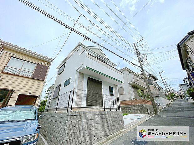 【前面道路含む現地写真】
閑静な住宅街に立地!南道路に面しますので、日当たり通風良好です♪
