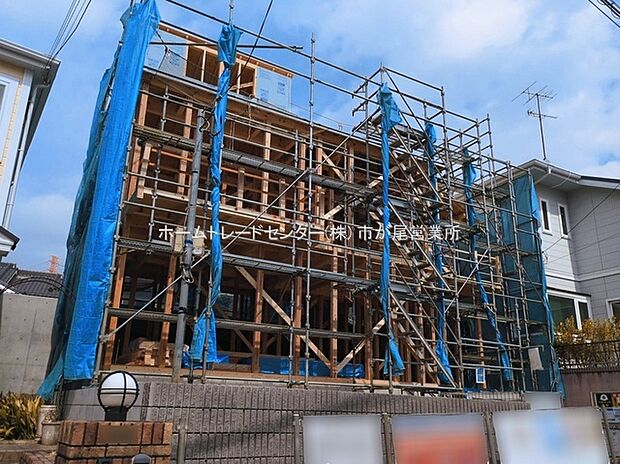 東急田園都市線「たまプラーザ」駅バス１０分「早渕台公園」停歩２分です！
限定１棟　新築分譲住宅☆