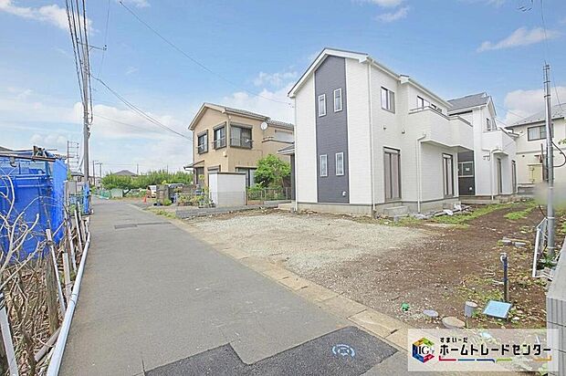 敷地面積45坪超、カースペース2台分ございます♪
全居室に収納完備、ゆったり過ごせる4LDKプランです☆