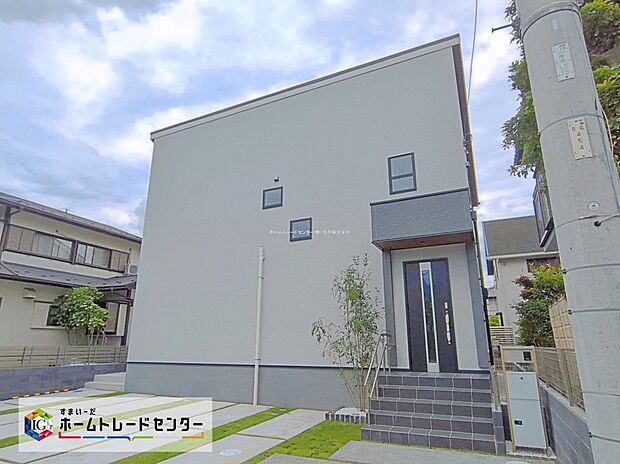 小田急小田原線「新百合ヶ丘」駅バス９分「王禅寺中央中学校前」停歩５分。東急田園都市線「あざみ野」駅バス１６分「王禅寺中央中学校前」停歩５分です！
限定１棟　新築分譲住宅☆