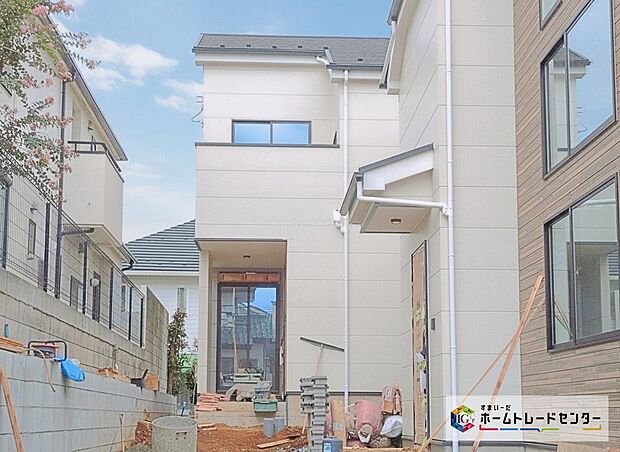 全棟 敷地面積38坪超!カースペース2台可(車種によります)
リビング広々18.4帖!土間収納&ウォークインクローゼット付!収納豊富、ゆとりの4部屋プランです♪