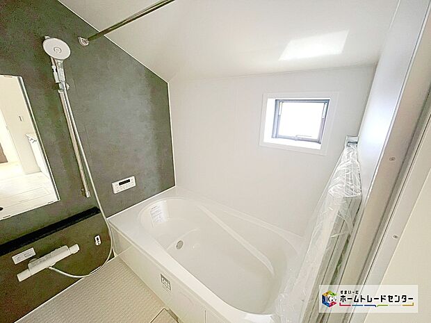 【浴室換気乾燥機】雨の日や冬場のお洗濯に嬉しい装備。洗濯物を乾かすだけでなく、入浴の度に換気機能で湿気を排出できるためカビの防止にもなります。