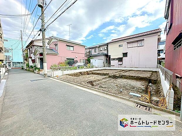 【前面道路含む現地写真】小中学校が徒歩5分圏内に揃いますので登下校も安心です♪スーパー「マルエツ」まで徒歩5分、毎日のお買い物も便利です♪