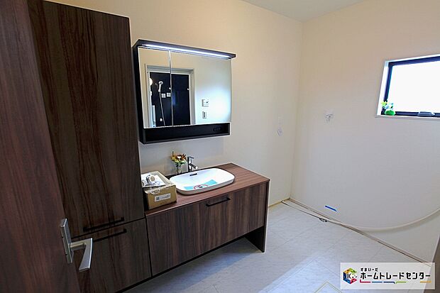 【洗面スペース】お洒落な洗面スペース☆収納もございます☆