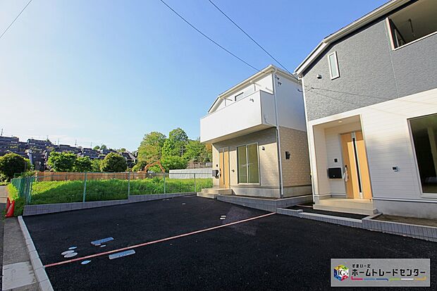 【【防犯カメラ】】不審者の侵入や空き巣、駐車場における車上荒らしなどの犯罪も防犯カメラによって抑えられます。また、ペットや子供、高齢者の見守りにもなります。