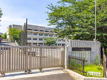 川崎市立平中学校 885ｍ(徒歩12分)