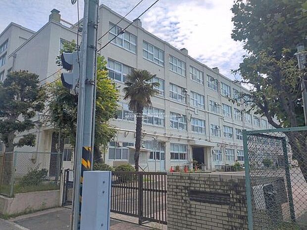 横浜市立長津田第二小学校（約210m）