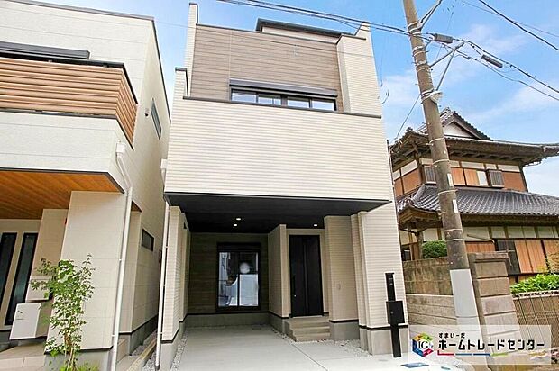 【現地外観写真】ビルトインガレージ付、3階建て住宅!リビング広々21.2帖!ウォークインクローゼット2か所付、ゆとりの3LDK+Sプランです♪
