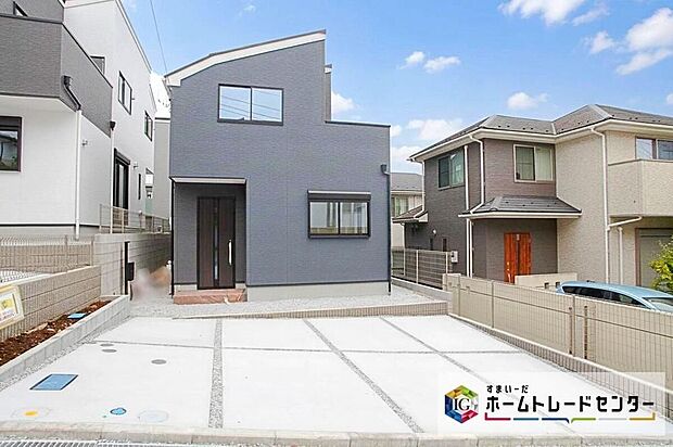 【現地外観写真】各棟、個性を持たせたカラーバリエーション。きっと、お好みのお住まいが見つかります。3号棟外観写真。