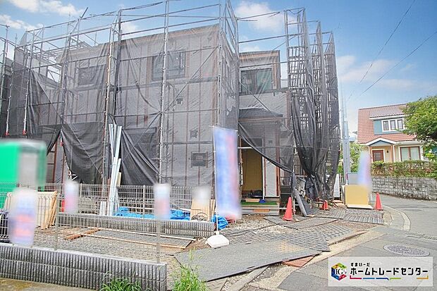【現地外観写真】JR横浜線「十日市場」駅まで徒歩22分!または東急田園都市線「青葉台」駅バス10分「山谷みどり台」停歩5分。限定2棟 新築分譲住宅、早くもラスト1棟です!