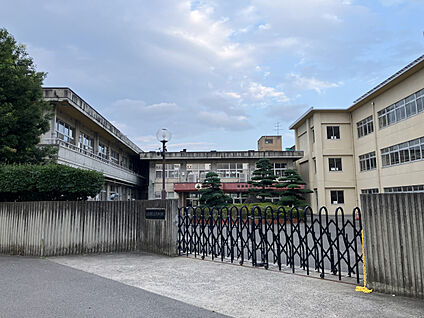 福島市立岳陽中学校 現地から1700m～1860m。(徒歩22分～24分。)