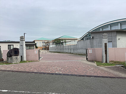 郡山市立行健第二小学校 現地から1200m～1260m。(徒歩15分～16分。)