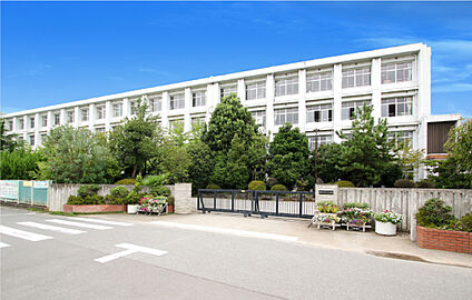 吹上北中学校 現地から1260m～1320m。(徒歩16分～17分。)
