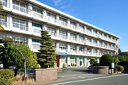磐田市立第一中学校 現地から950m。(徒歩12分。)