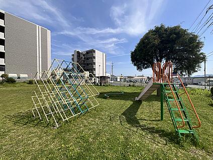 万野コミュニティー広場 現地から170m～200m。(徒歩3分。(最長))