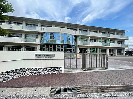 城西中学校 現地から2560m。(徒歩32分。(最長))