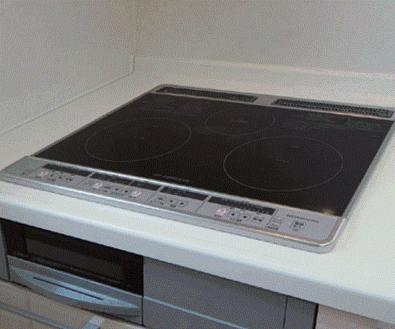 【IHクッキングヒーター(当社施工例)】オール電化仕様で安全に。またお掃除も楽々です。※イメージのため実際と異なる場合があります。