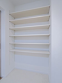 シェルフ収納（３号棟）