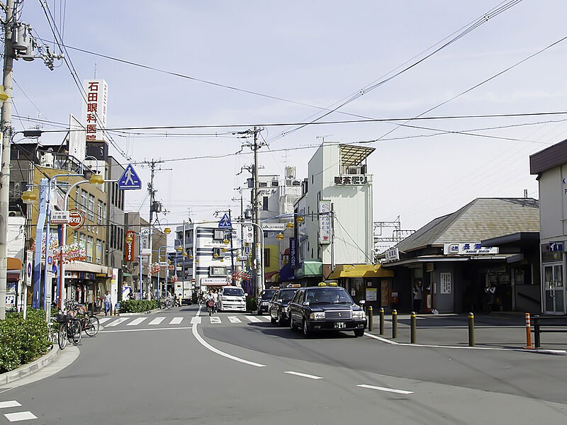 【近鉄大阪線「長瀬」駅まで徒歩約12分】近畿大学の最寄駅で、副駅名は「近畿大学前」です。「布施」駅まで2駅、JR線へ乗換ができる「鶴橋」駅へ4駅！JRおおさか東線「JR長瀬」駅もご利用いただけます。