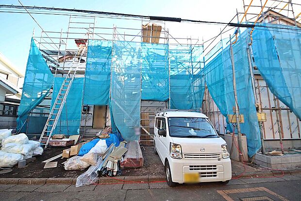 カースペース並列2台可・ペアガラス・対面式システムキッチン・浴室乾燥機・2号棟にリビングイン階段・WIC・3号棟に2面バルコニーなど充実な設備、仕様