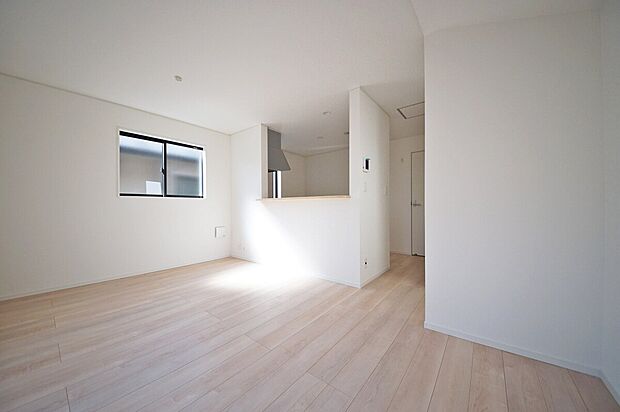 人の目を気にする事無くのびのびくつろげる2階リビング