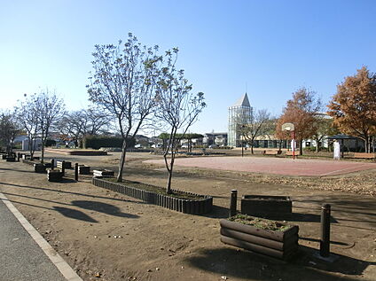 神山公園 約842m