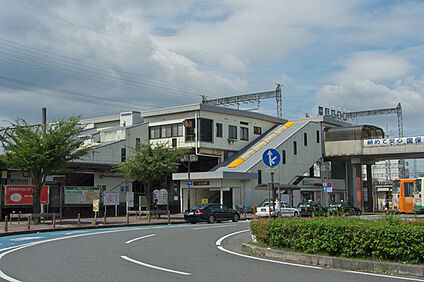 近鉄大阪線「五位堂」駅 1500m(徒歩18分)